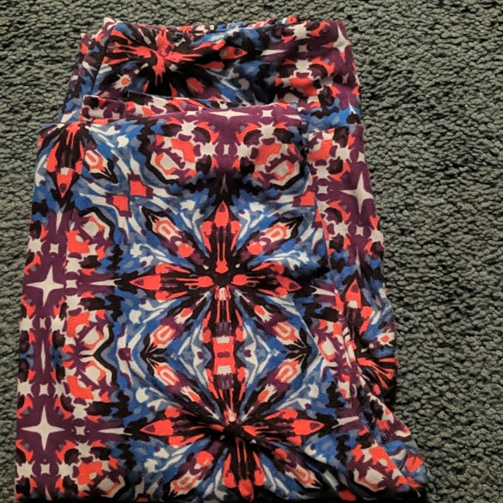 OS Lularoe leggings